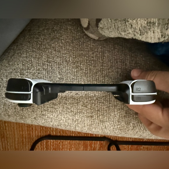 Backbone PlayStation Edition Mobile Controller - Lightning Port - Picture 4 of 4